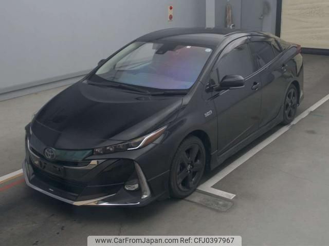 toyota prius-phv 2017 quick_quick_DLA-ZVW52_ZVW52-3019513 image 1