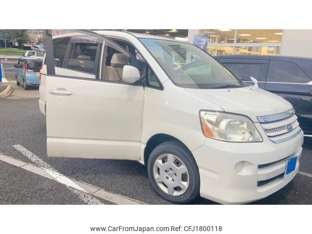 toyota noah 2006 CFJ1800118 image 1