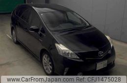 toyota prius-α 2011 CFJ1475028