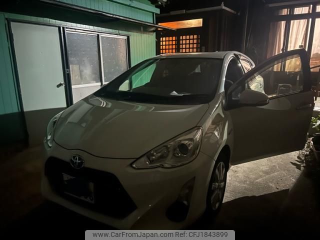 toyota aqua 2016 CFJ1843899 image 2