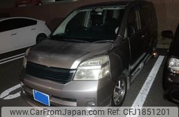 toyota voxy 2005 CFJ1851201