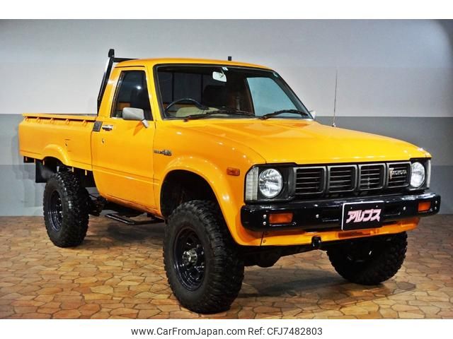 toyota hilux 1981 GOO_NET_EXCHANGE_9030058A30220501W004 image 1