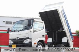 hino dutro 2017 GOO_NET_EXCHANGE_0505500A30241030W001