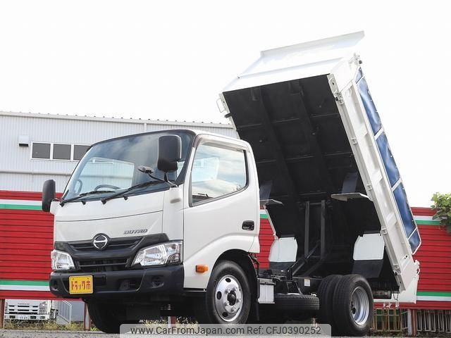 hino dutro 2017 GOO_NET_EXCHANGE_0505500A30241030W001 image 1