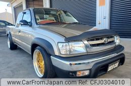 toyota hilux 2002 GOO_NET_EXCHANGE_0700520A30241010W001