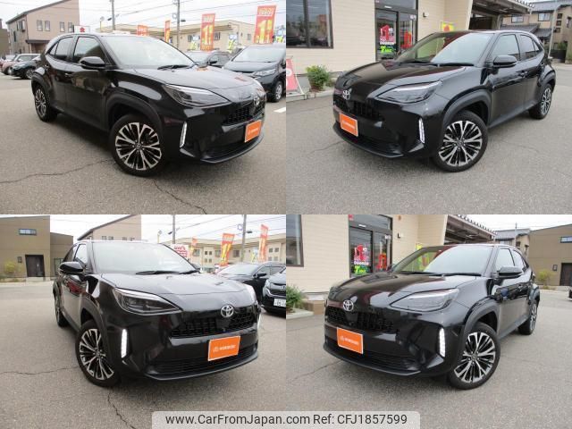 toyota yaris-cross 2022 CFJ1857599 image 1