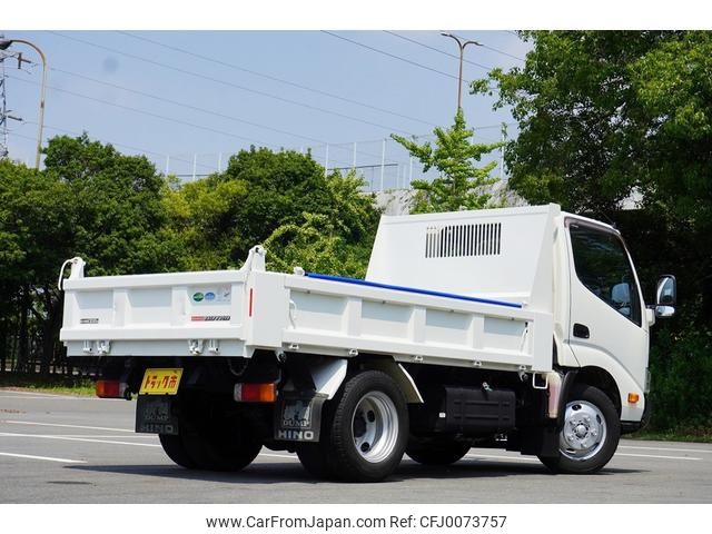 hino dutro 2017 GOO_NET_EXCHANGE_0208594A30240715W002 image 2