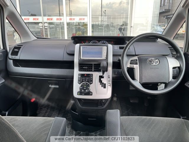 toyota voxy 2010 -TOYOTA--Voxy DBA-ZRR70G--ZRR70-0329708---TOYOTA--Voxy DBA-ZRR70G--ZRR70-0329708- image 2