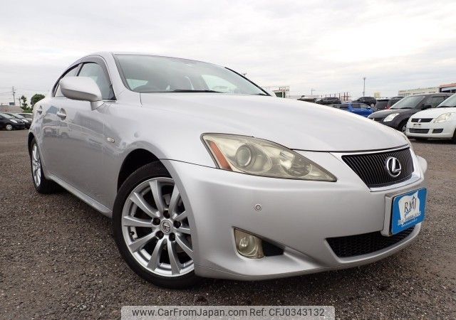 lexus is 2005 REALMOTOR_N2024100181F-24 image 2