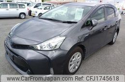 toyota prius-α 2018 CFJ1745618