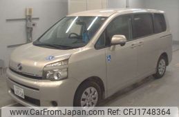 toyota voxy 2011 CFJ1748364