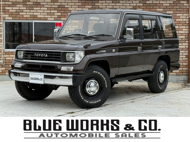 car_5c79eb57-a89d-45b1-b75d-