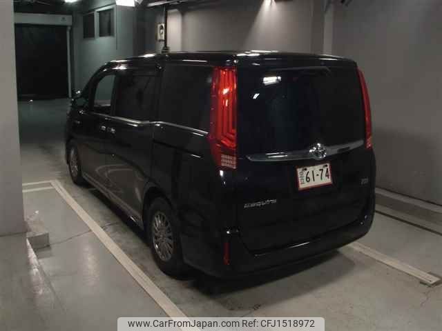 toyota esquire 2016 CFJ1518972 image 2