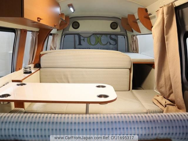 toyota hiace-van 2009 CFJ1695317 image 2