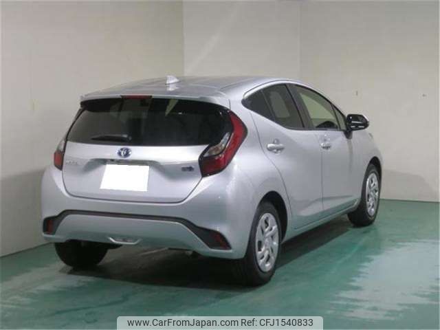 toyota aqua 2022 CFJ1540833 image 2