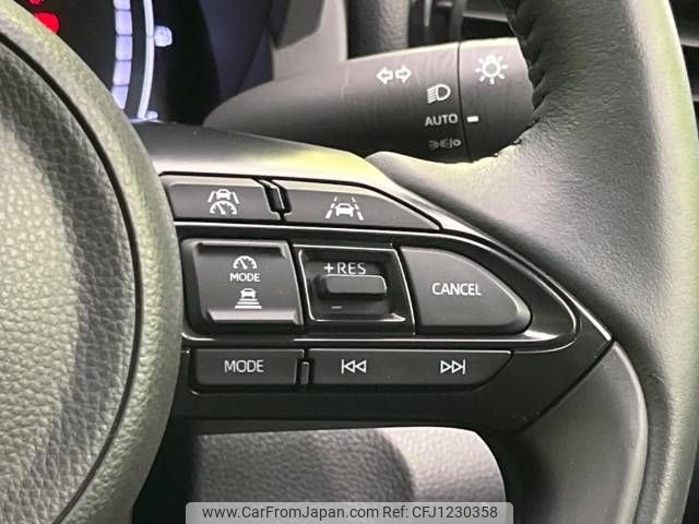 toyota yaris 2024 -TOYOTA--Yaris 6AA-MXPH14--MXPH14-0010647---TOYOTA--Yaris 6AA-MXPH14--MXPH14-0010647- image 2