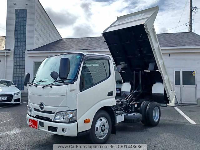 hino dutro 2025 GOO_NET_EXCHANGE_0206517A30250720W001 image 1