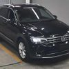 volkswagen tiguan 2018 -VOLKSWAGEN--VW Tiguan WVGZZZ5NZJW974734---VOLKSWAGEN--VW Tiguan WVGZZZ5NZJW974734- image 1