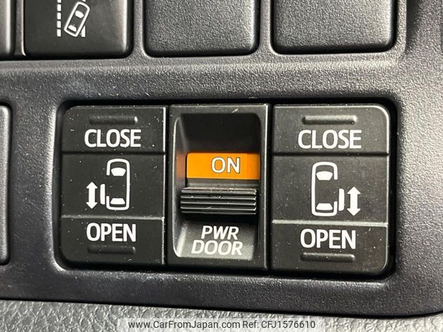toyota esquire 2018 CFJ1576610 image 2