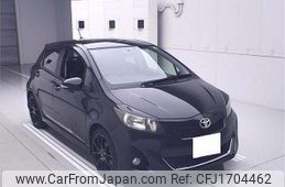 toyota vitz 2011 CFJ1704462