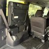 toyota voxy 2018 GOO_JP_700055065930250616003 image 39