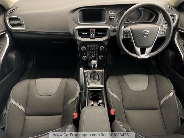 volvo v40 2017 quick_quick_MD4204T_YV1MVA8RDJ2463299 image 2