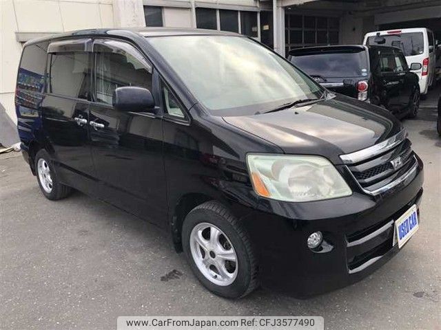 toyota noah 2005 769235-190817140152 image 1