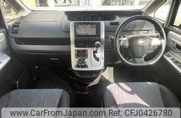 toyota voxy 2011 504928-925839