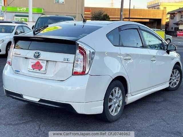 toyota prius 2014 504928-927953 image 2