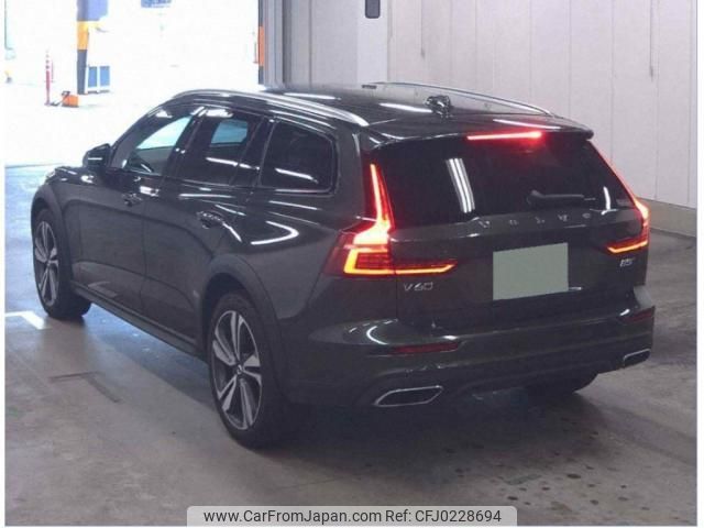 volvo v60 2022 quick_quick_5AA-ZB420TM_YV1ZZL1MCN1091809 image 2