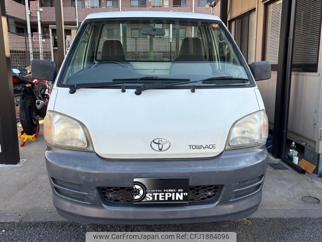 toyota townace-truck 2002 CFJ1884096 image 2