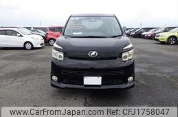toyota voxy 2009 CFJ1758047