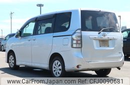 toyota voxy 2010 NIKYO_MS76929