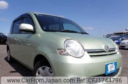 toyota sienta 2006 CFJ1744796