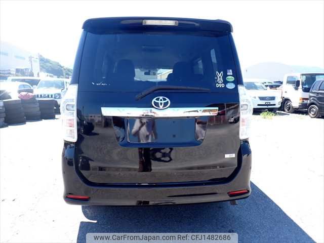 toyota voxy 2013 CFJ1482686 image 2