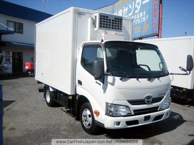 hino dutro 2017 GOO_NET_EXCHANGE_0560040A30240411W001 image 2