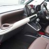 toyota noah 2022 quick_quick_6AA-ZWR90W_ZWR90-0032611 image 7