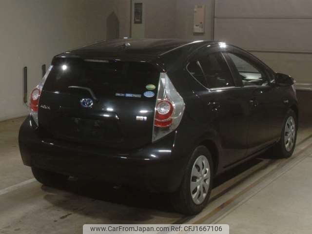 toyota aqua 2012 CFJ1667106 image 2