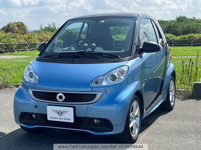 smart fortwo-coupe 2012 GOO_JP_700070874630230916001 image 1