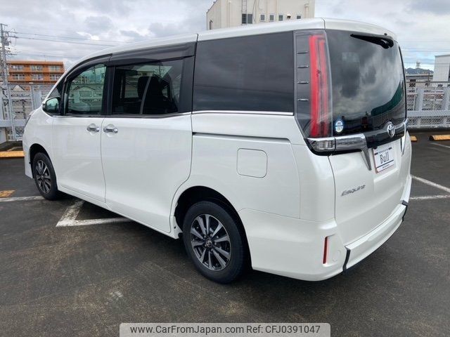 toyota esquire 2018 -TOYOTA--Esquire ZRR80G--0481540---TOYOTA--Esquire ZRR80G--0481540- image 2