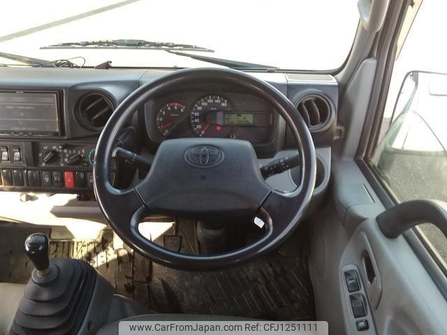 toyota dyna-truck 2017 GOO_NET_EXCHANGE_0600335A30250606W001 image 2