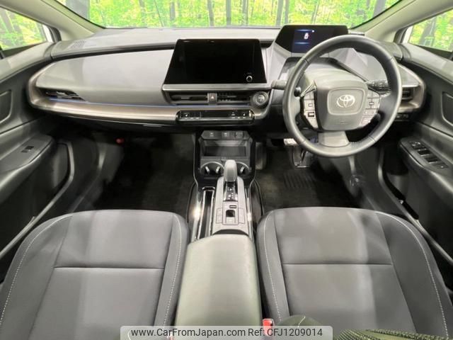 toyota prius 2023 quick_quick_MXWH65_MXWH65-4003588 image 2