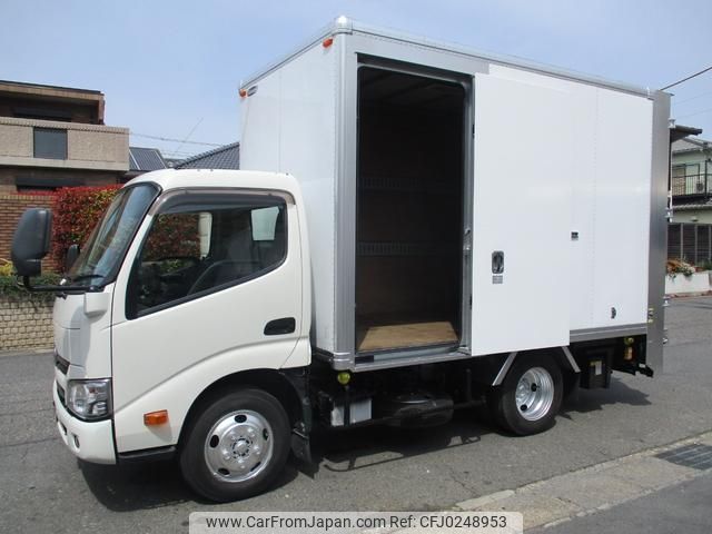 toyota dyna-truck 2017 GOO_NET_EXCHANGE_0200468A30240926W001 image 2