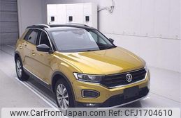 volkswagen volkswagen-others 2020 CFJ1704610