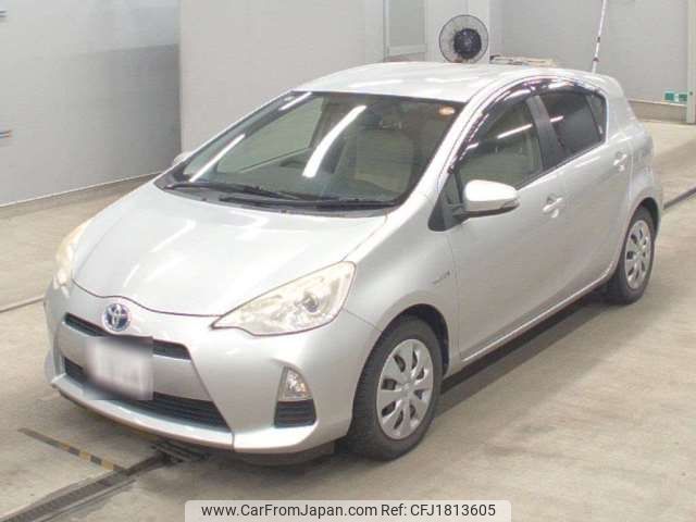 toyota aqua 2012 CFJ1813605 image 1