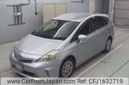 toyota prius-α 2012 CFJ1632719