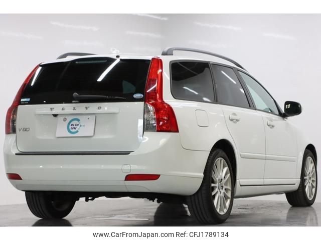 volvo v50 2011 CFJ1789134 image 2