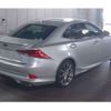 lexus is 2018 CFJ1824472 image 5