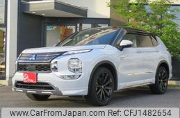 mitsubishi outlander-phev 2023 CFJ1482654