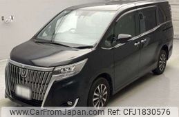 toyota esquire 2018 CFJ1830576